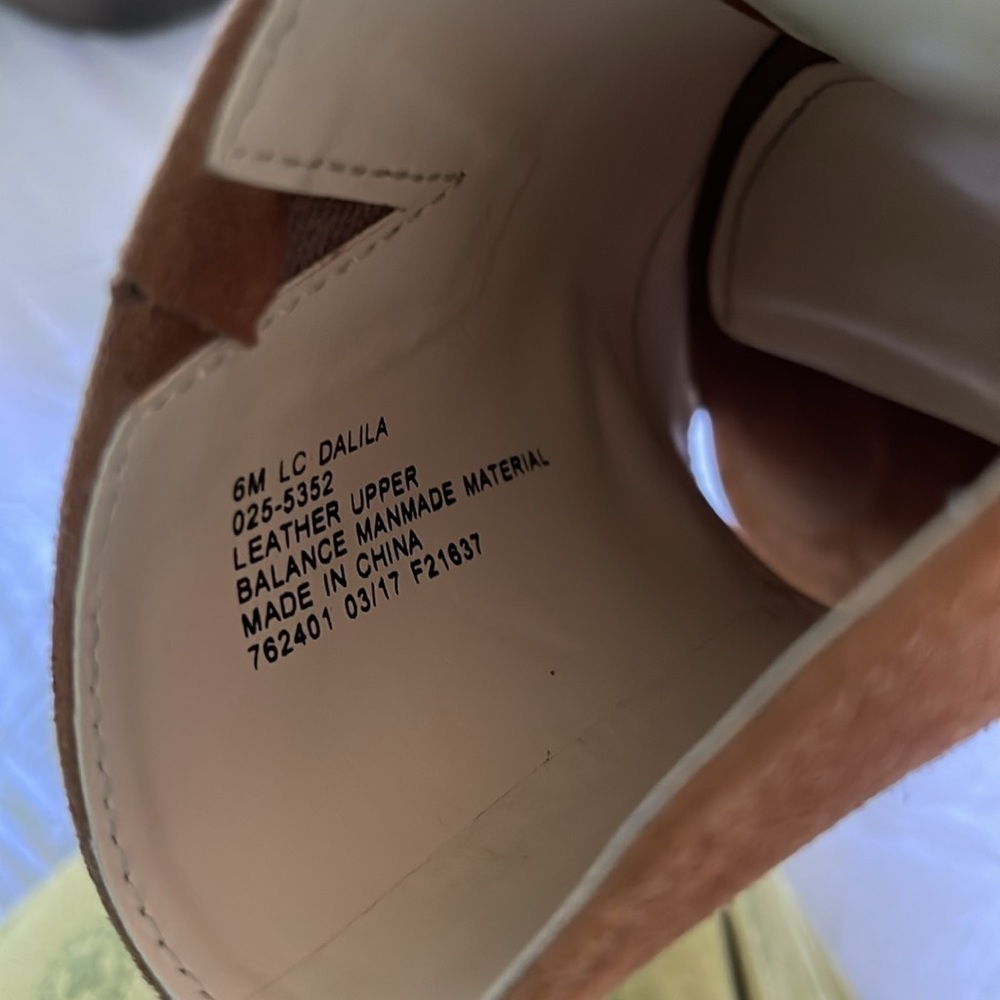 Liz Claiborne leather sandal heels - Picture 8 of 8